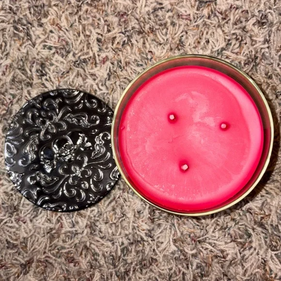 Bath & Body Works Vampire Blood candle - Picture 2 of 3